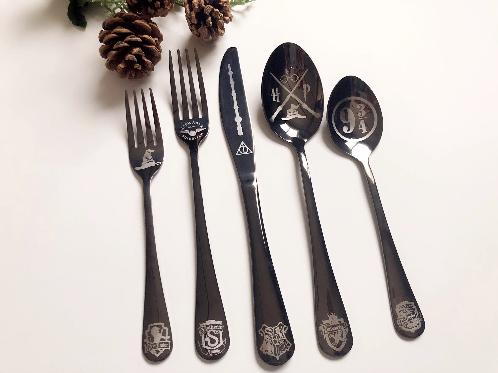 Custom Flatware Design Guide: Choosing Fonts, Logos, and Motifs-2