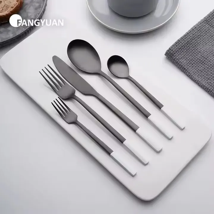Cutlery Set With Coloured Handles-3