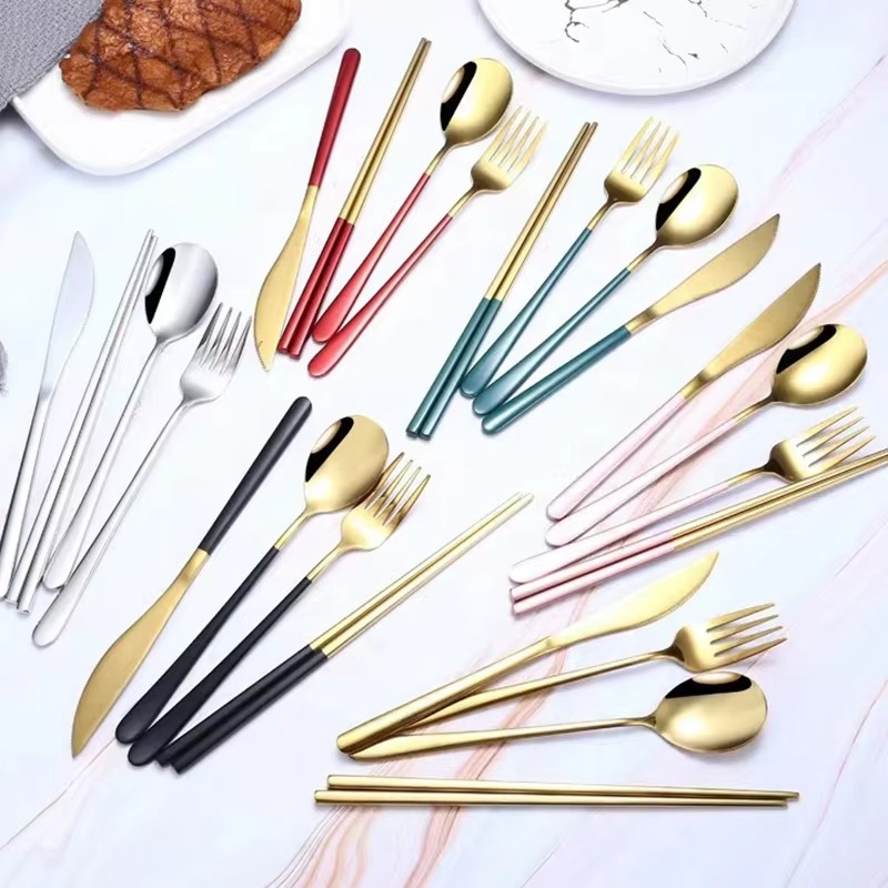 Cutlery Set With Coloured Handles-8