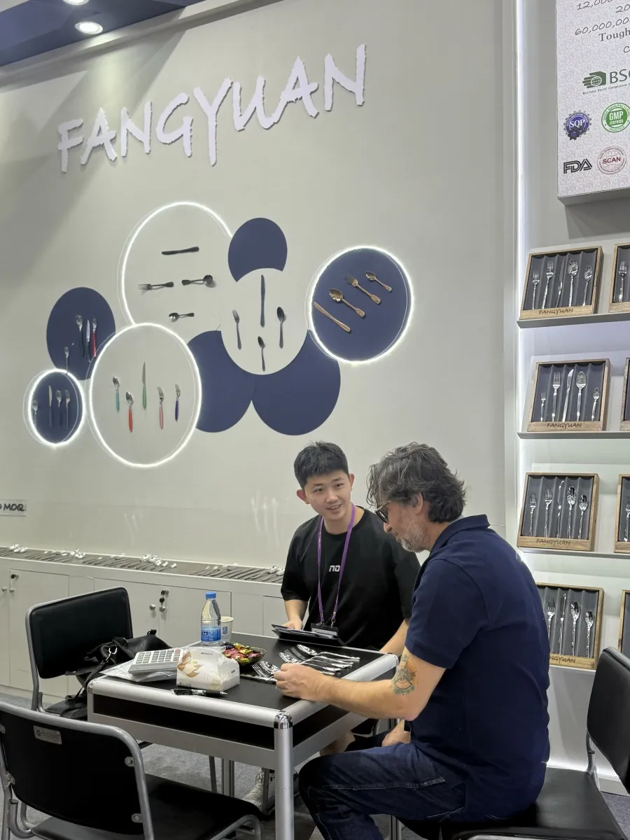 FANGYUAN’s Flatware Booth Thrives with Global Buyers at Canton Fair-1