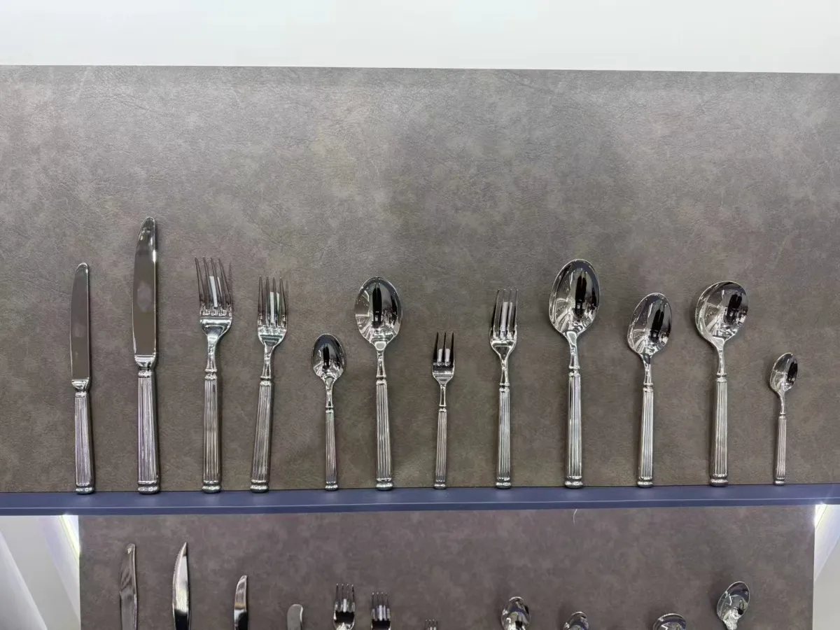 FANGYUAN’s Flatware Booth Thrives with Global Buyers at Canton Fair-13