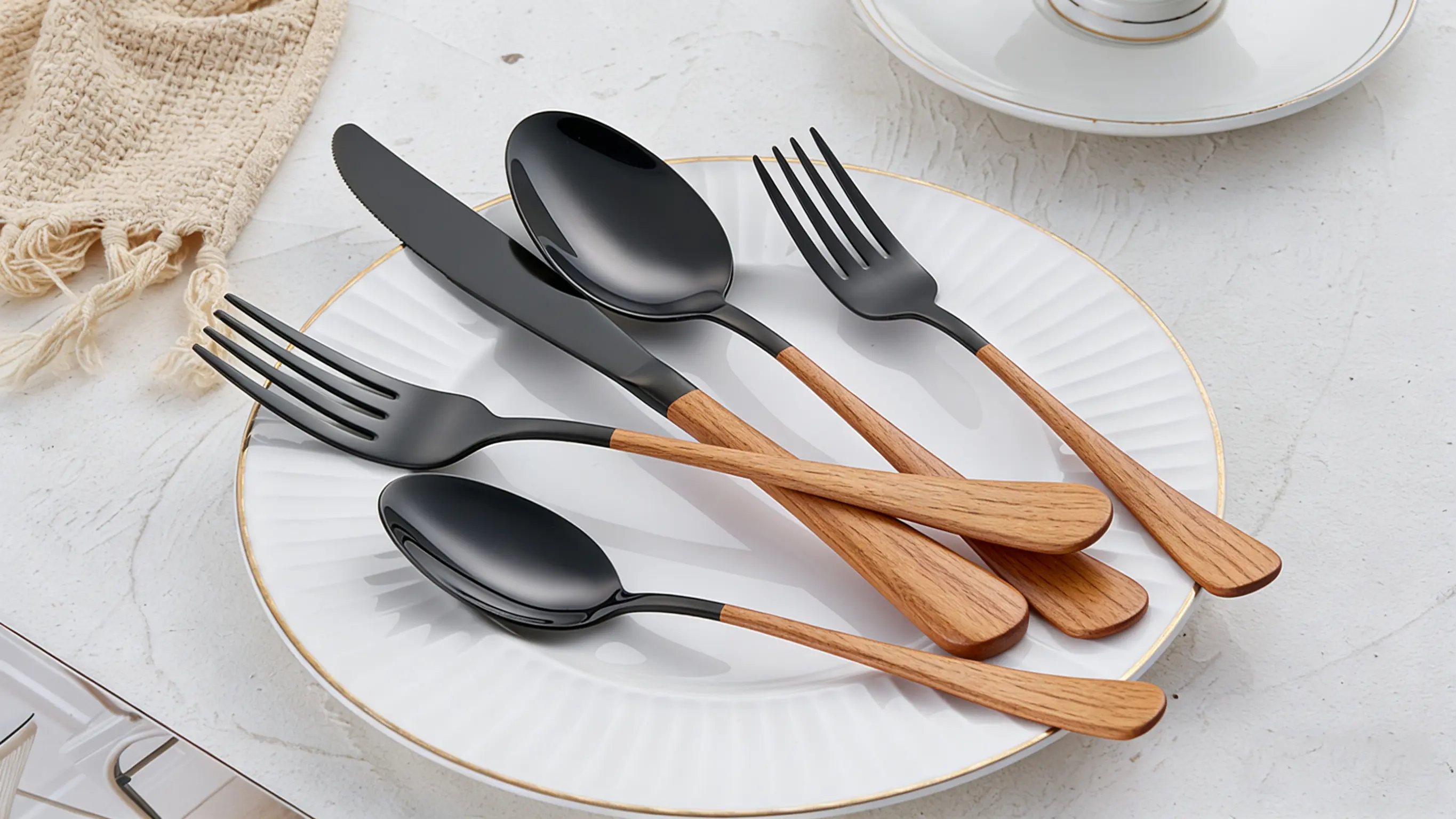How to Source Luxury Wood-Grain Flatware in Bulk at Low Cost-10