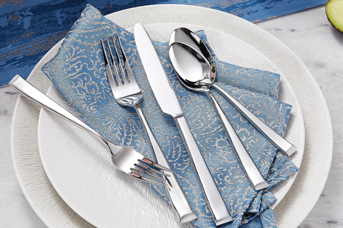 What Is the Healthiest Flatware to Use-1